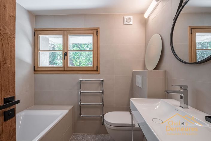 Image No.6-5 Bed House for sale