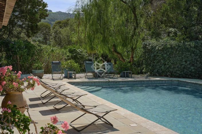 Image No.5-8 Bed House for sale