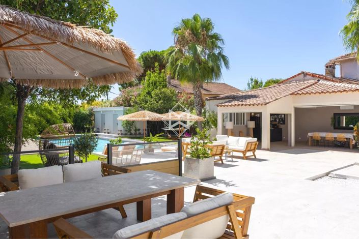 Image No.10-5 Bed House for sale