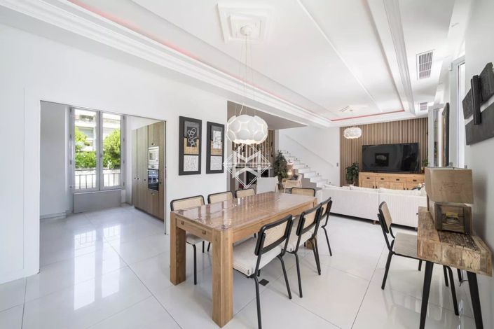 Image No.18-5 Bed House for sale