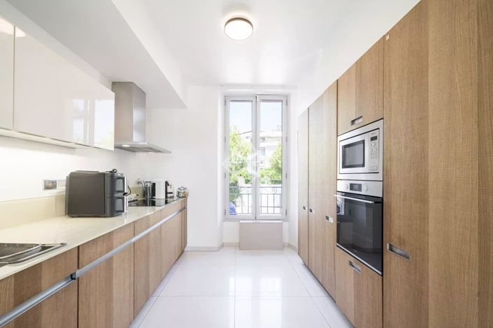 Image No.19-5 Bed House for sale