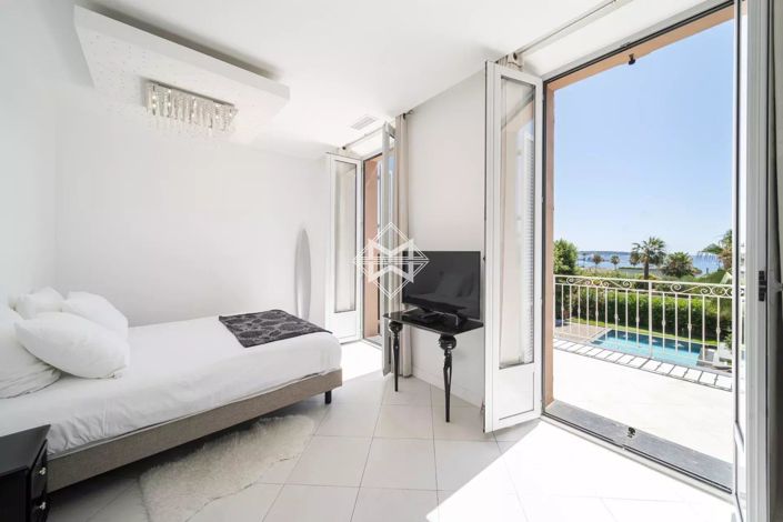 Image No.21-5 Bed House for sale