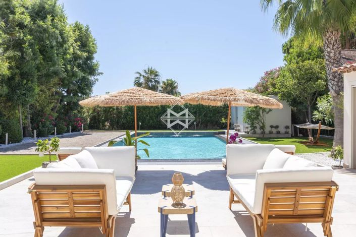 Image No.6-5 Bed House for sale