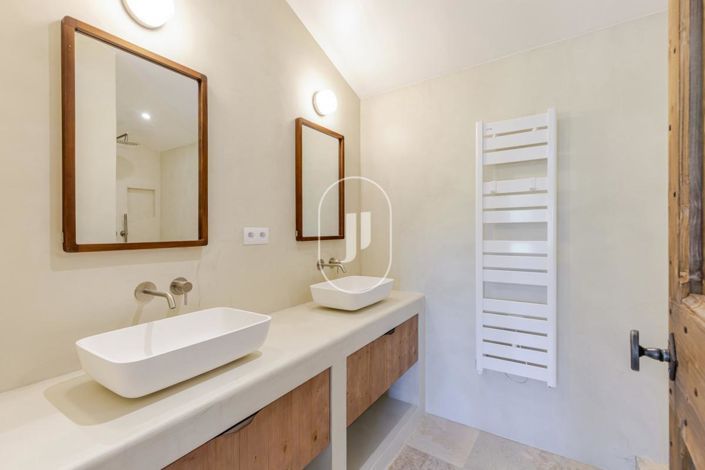 Image No.11-5 Bed House for sale