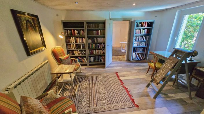 Image No.7-6 Bed House for sale