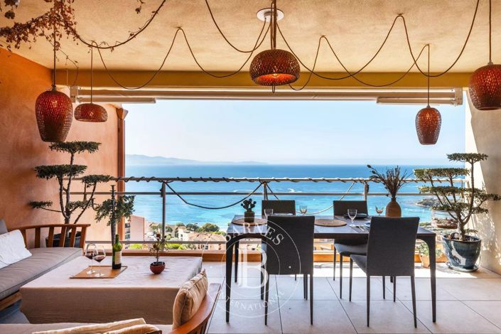 Image No.4-4 Bed Apartment for sale