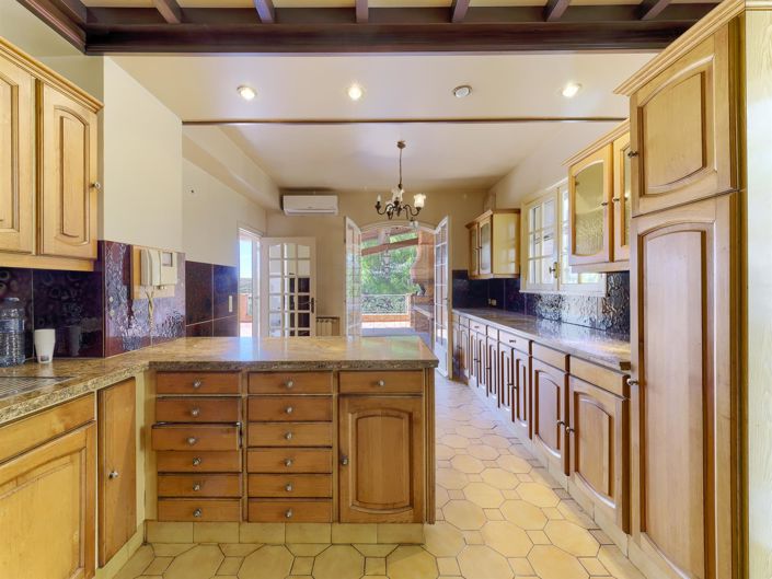 Image No.10-4 Bed House for sale