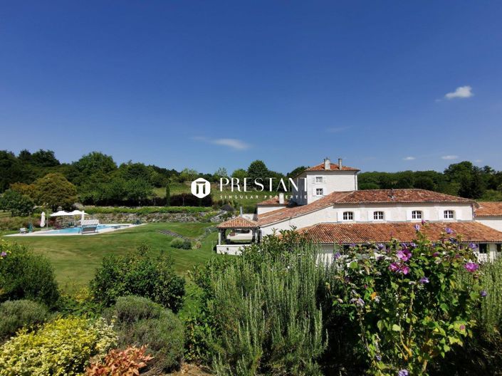 Image No.14-12 Bed Property for sale