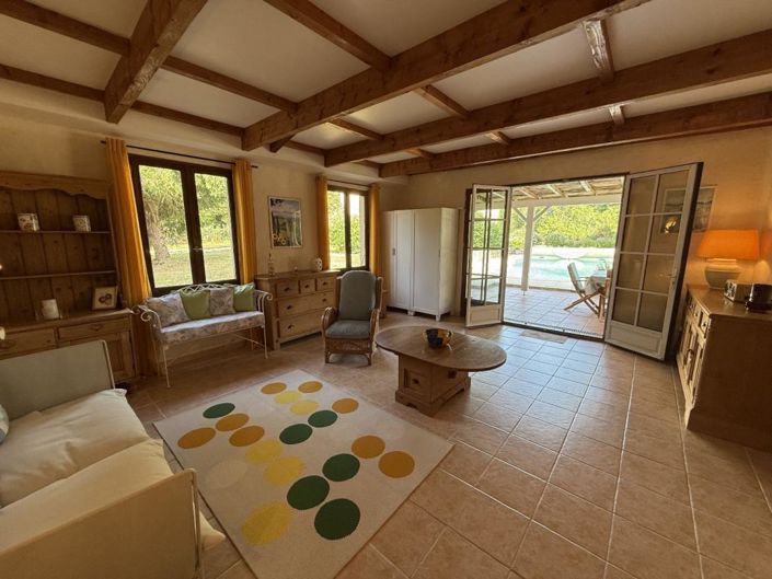 Image No.10-3 Bed House for sale