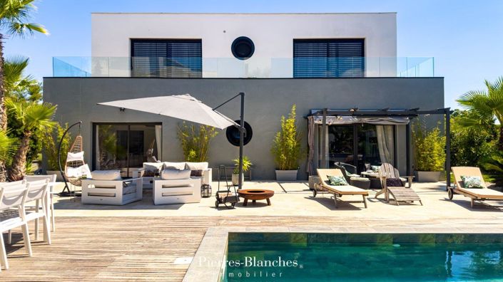 Image No.10-5 Bed House for sale