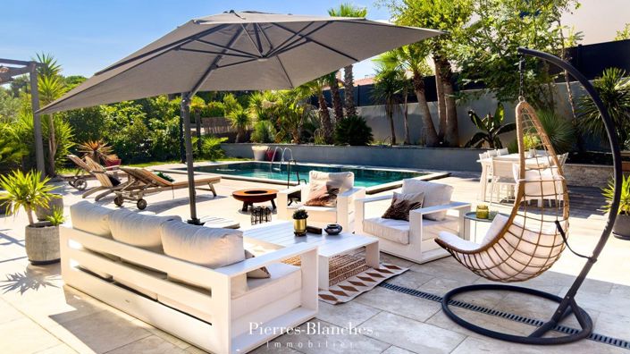 Image No.7-5 Bed House for sale