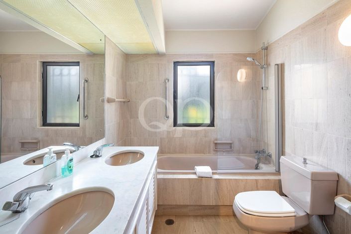 Image No.16-3 Bed House for sale