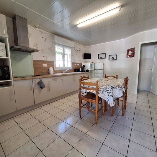 Image No.12-7 Bed House for sale