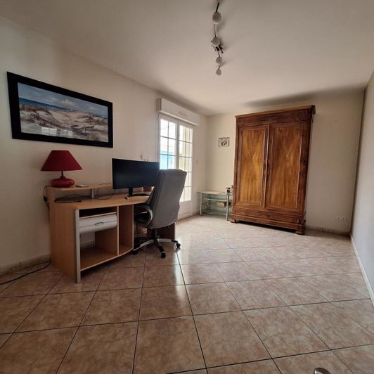 Image No.4-7 Bed House for sale