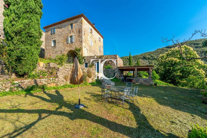 Image No.1-4 Bed House for sale