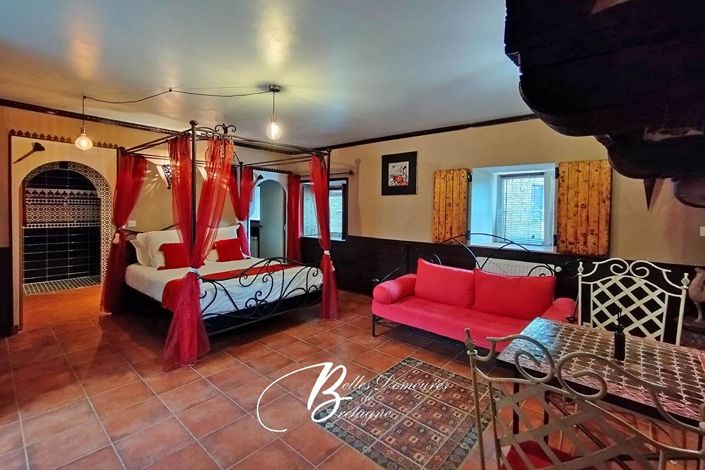 Image No.10-8 Bed House for sale