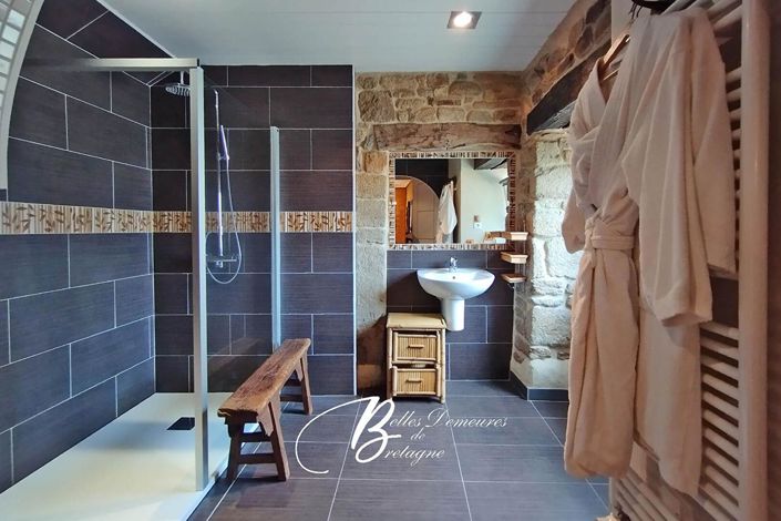 Image No.18-8 Bed House for sale