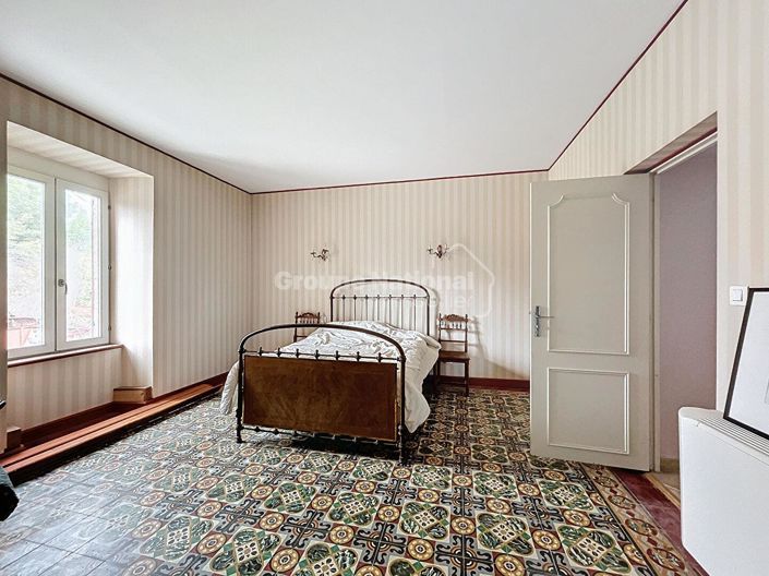 Image No.14-7 Bed House for sale