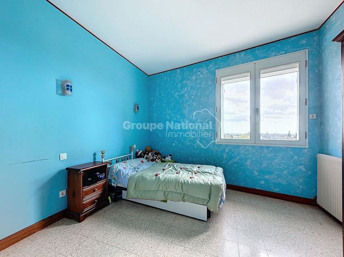 Image No.16-7 Bed House for sale