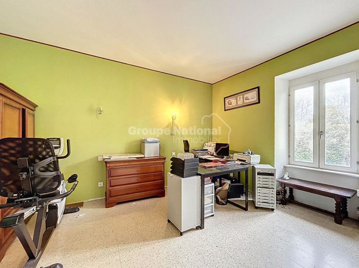 Image No.18-7 Bed House for sale