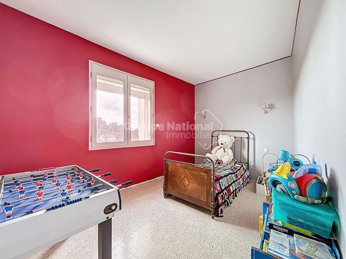 Image No.25-7 Bed House for sale