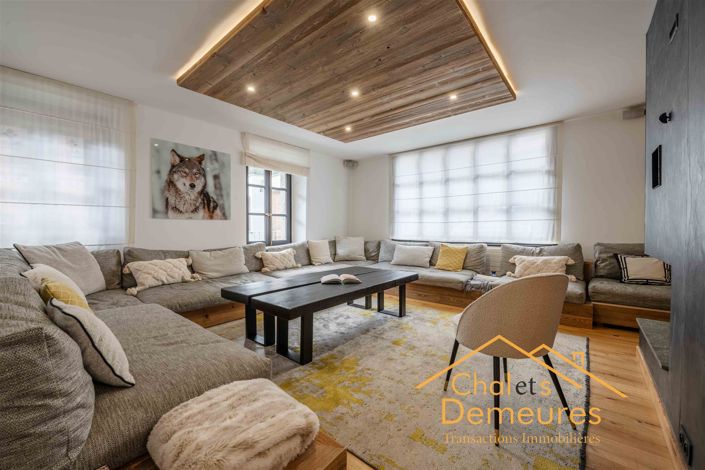 Image No.1-8 Bed House for sale