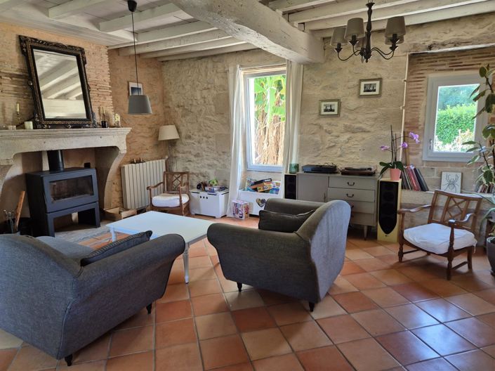 Image No.2-4 Bed House for sale