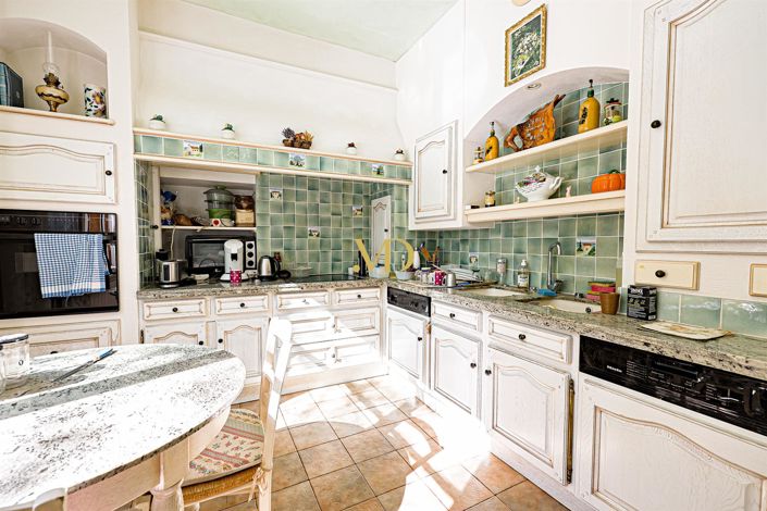 Image No.13-6 Bed House for sale