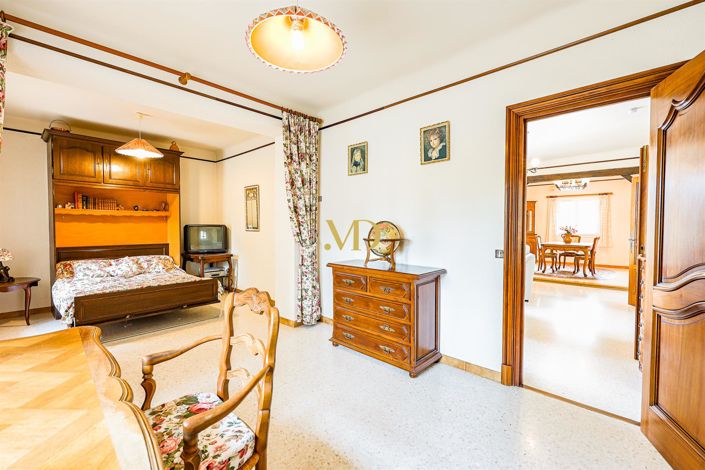 Image No.38-6 Bed House for sale