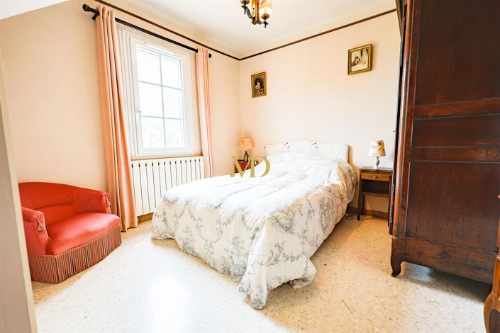 Image No.41-6 Bed House for sale