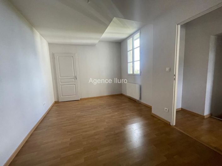 Image No.20-Appartement de 3 chambres à vendre à Oloron-Sainte-Marie