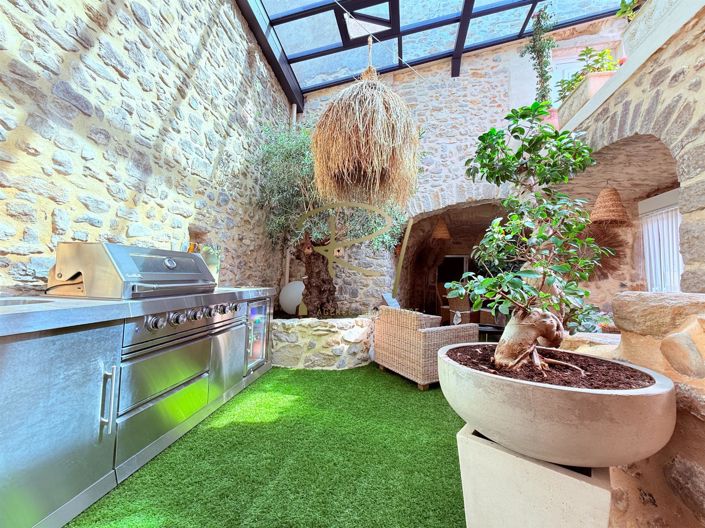 Image No.8-4 Bed House for sale