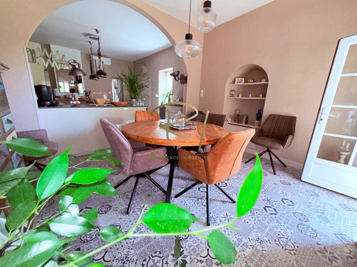 Image No.9-4 Bed House for sale