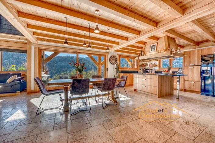 Image No.1-4 Bed House for sale