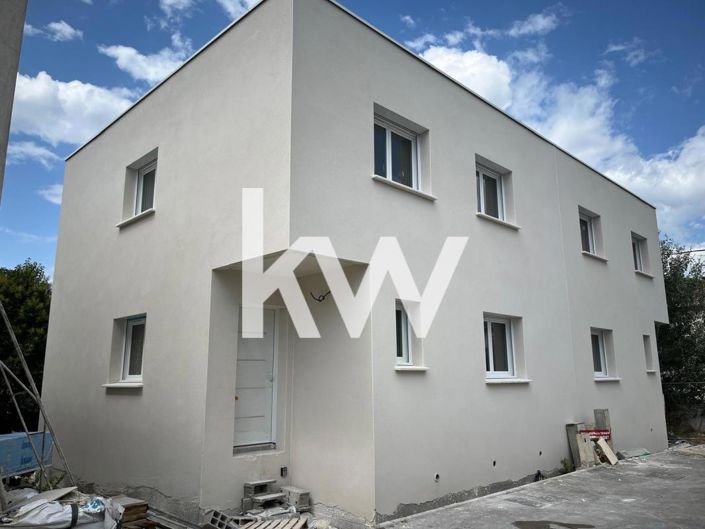 Image No.1-4 Bed Property for sale