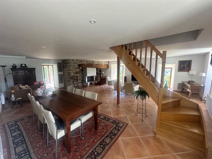 Image No.8-4 Bed House for sale