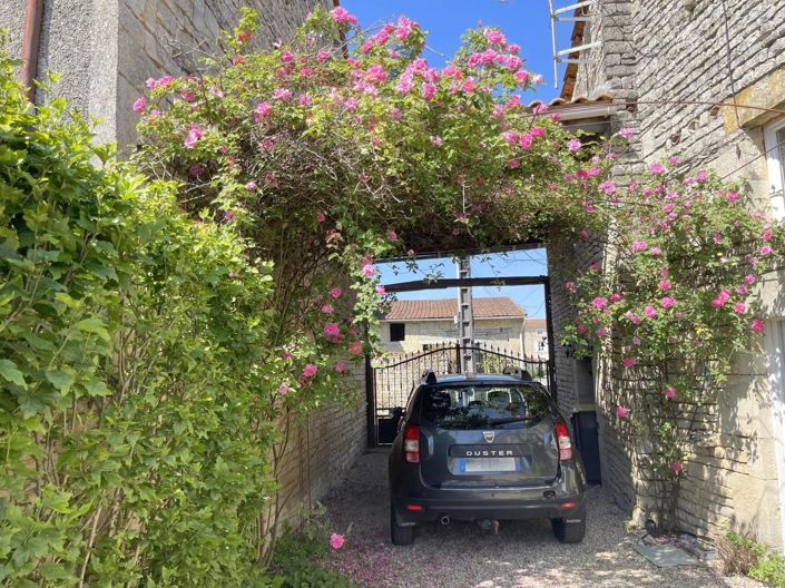 Image No.5-2 Bed House for sale