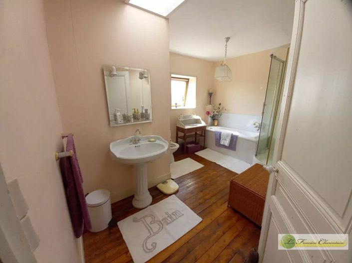 Image No.15-5 Bed House for sale