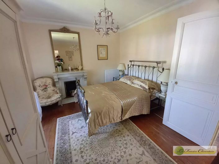 Image No.20-5 Bed House for sale