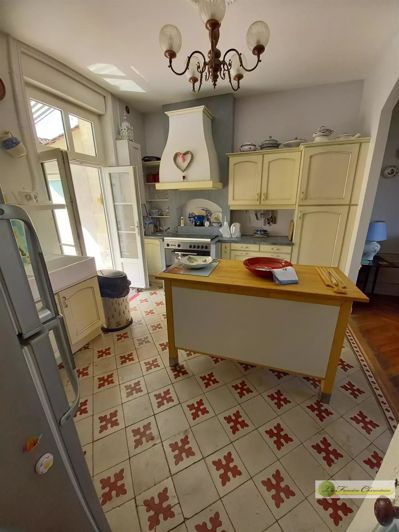 Image No.24-5 Bed House for sale