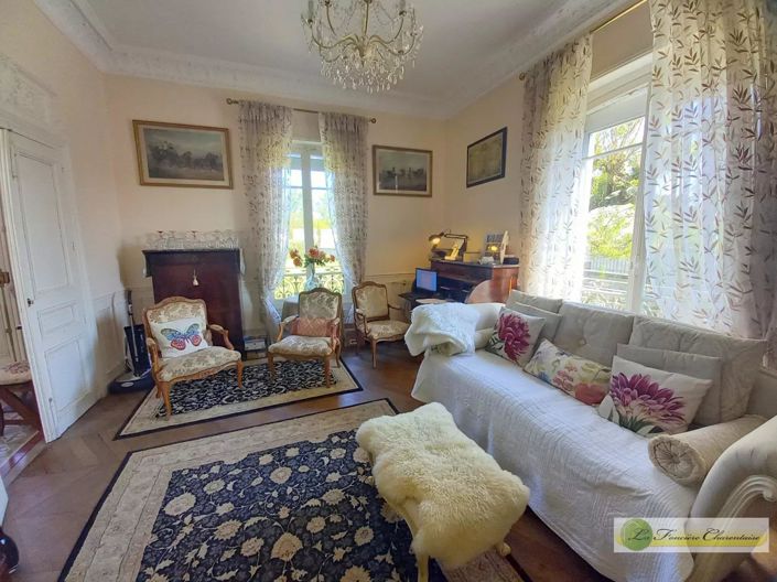 Image No.28-5 Bed House for sale