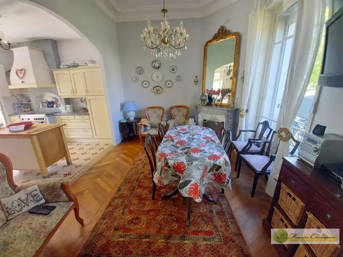 Image No.6-5 Bed House for sale