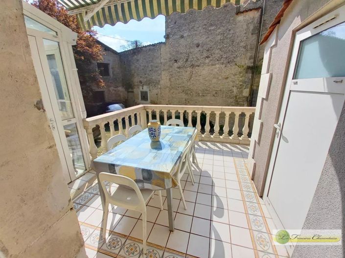 Image No.8-5 Bed House for sale