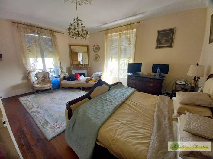 Image No.9-5 Bed House for sale