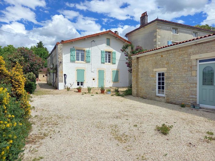 Image No.1-5 Bed House for sale