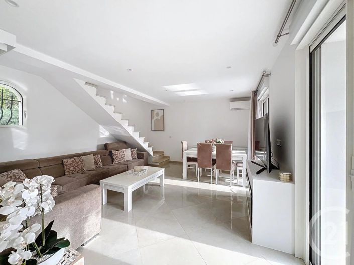 Image No.25-3 Bed House for sale