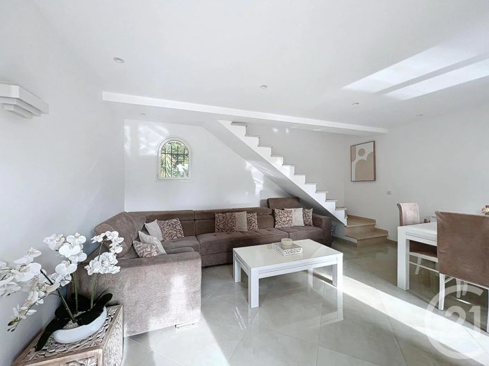 Image No.27-3 Bed House for sale