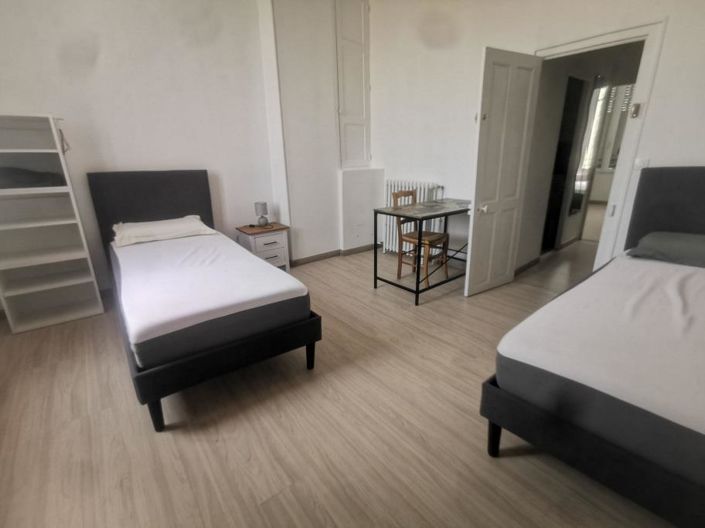 Image No.9-3 Bed House for sale