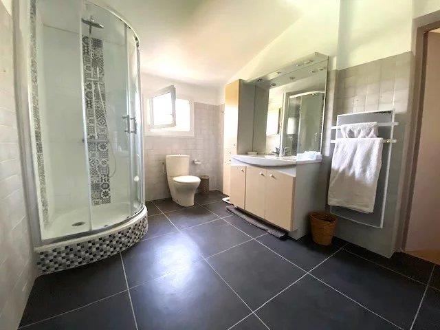 Image No.11-3 Bed House for sale