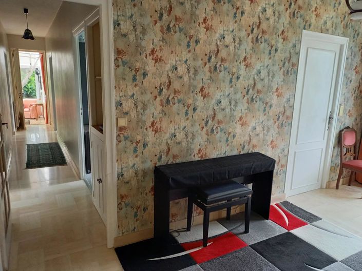 Image No.3-4 Bed House for sale